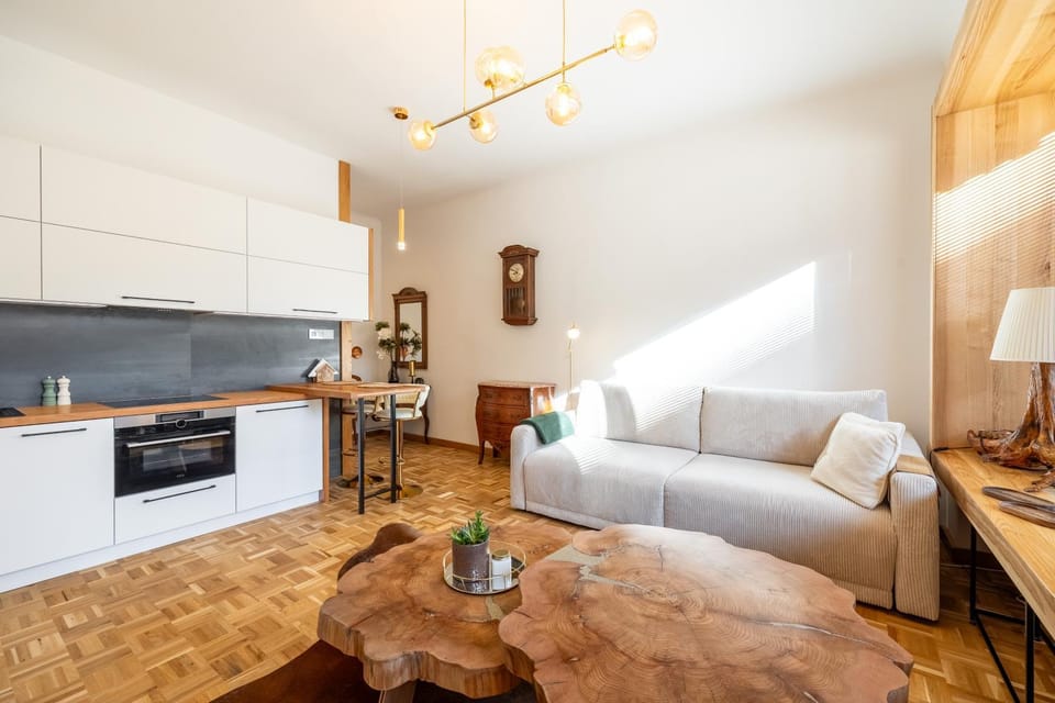 Kitchen or kitchenette, Living room