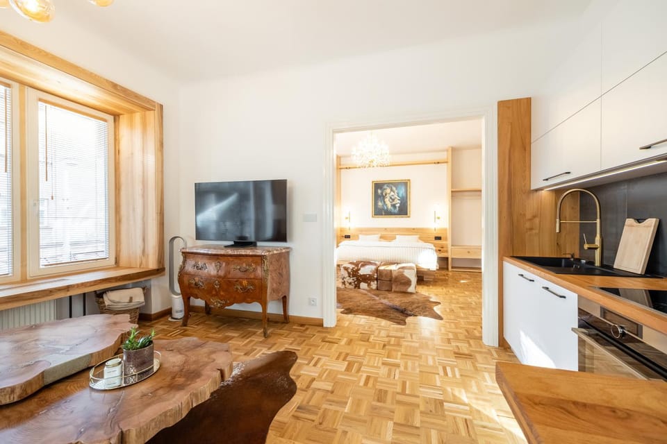 Kitchen or kitchenette, Living room