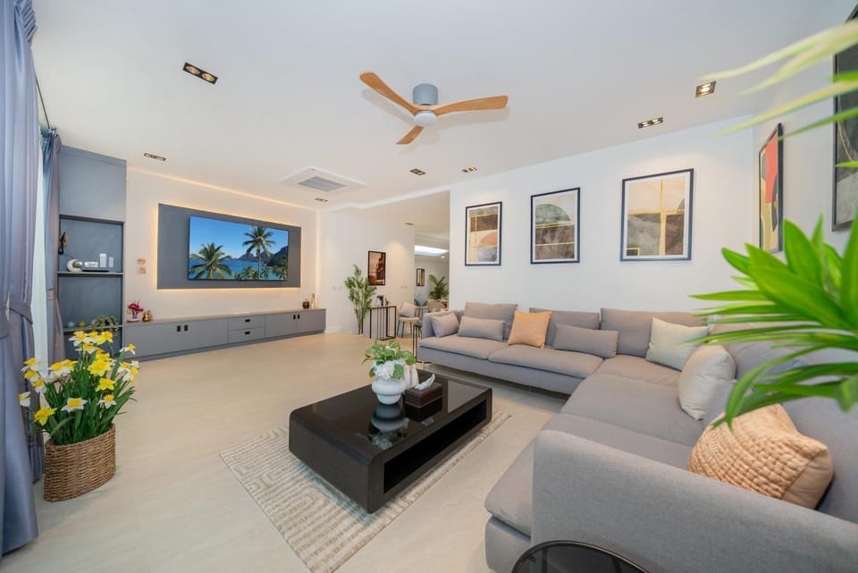 TV and multimedia, Living room, Seating area
