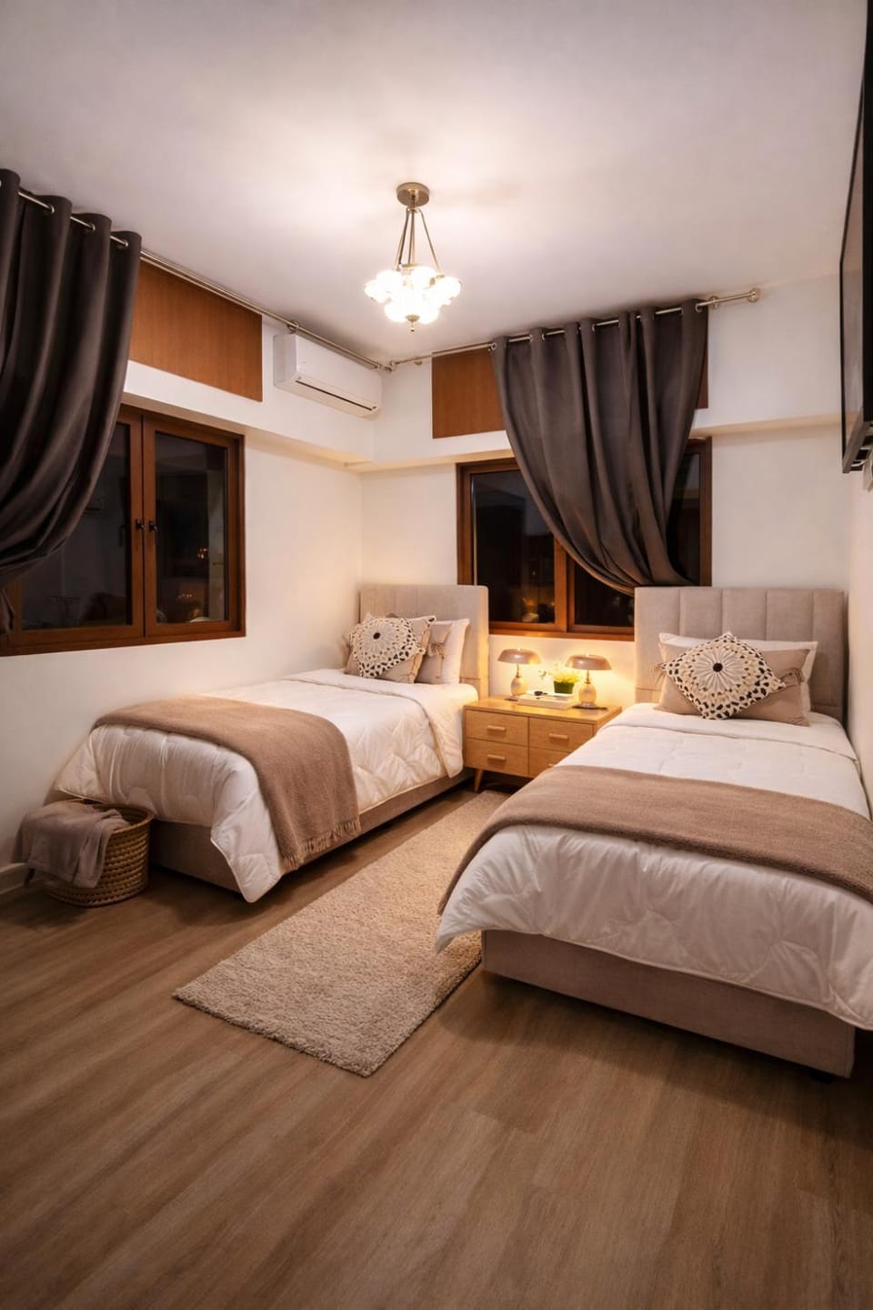Bed, Photo of the whole room, Bedroom