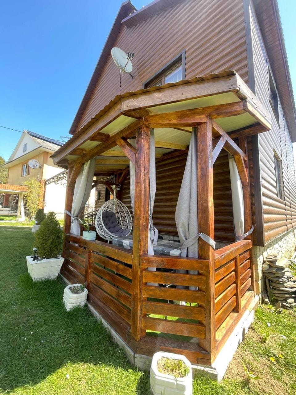 Property building, Day, BBQ facilities