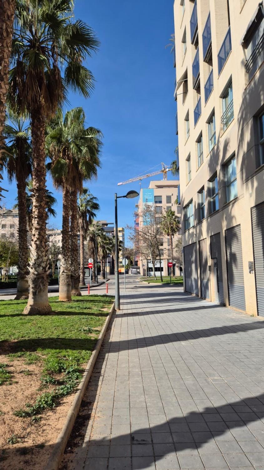 Property building, Neighbourhood