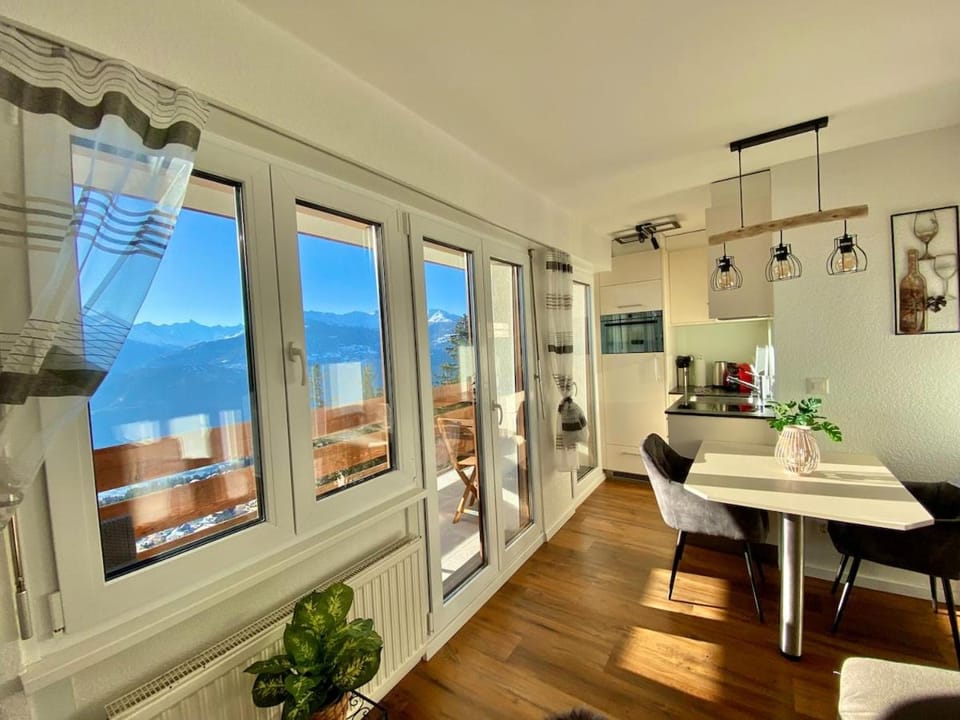 Ferienstudio mit herrlicher Berg- und Talsicht Apartment in Crans-Montana