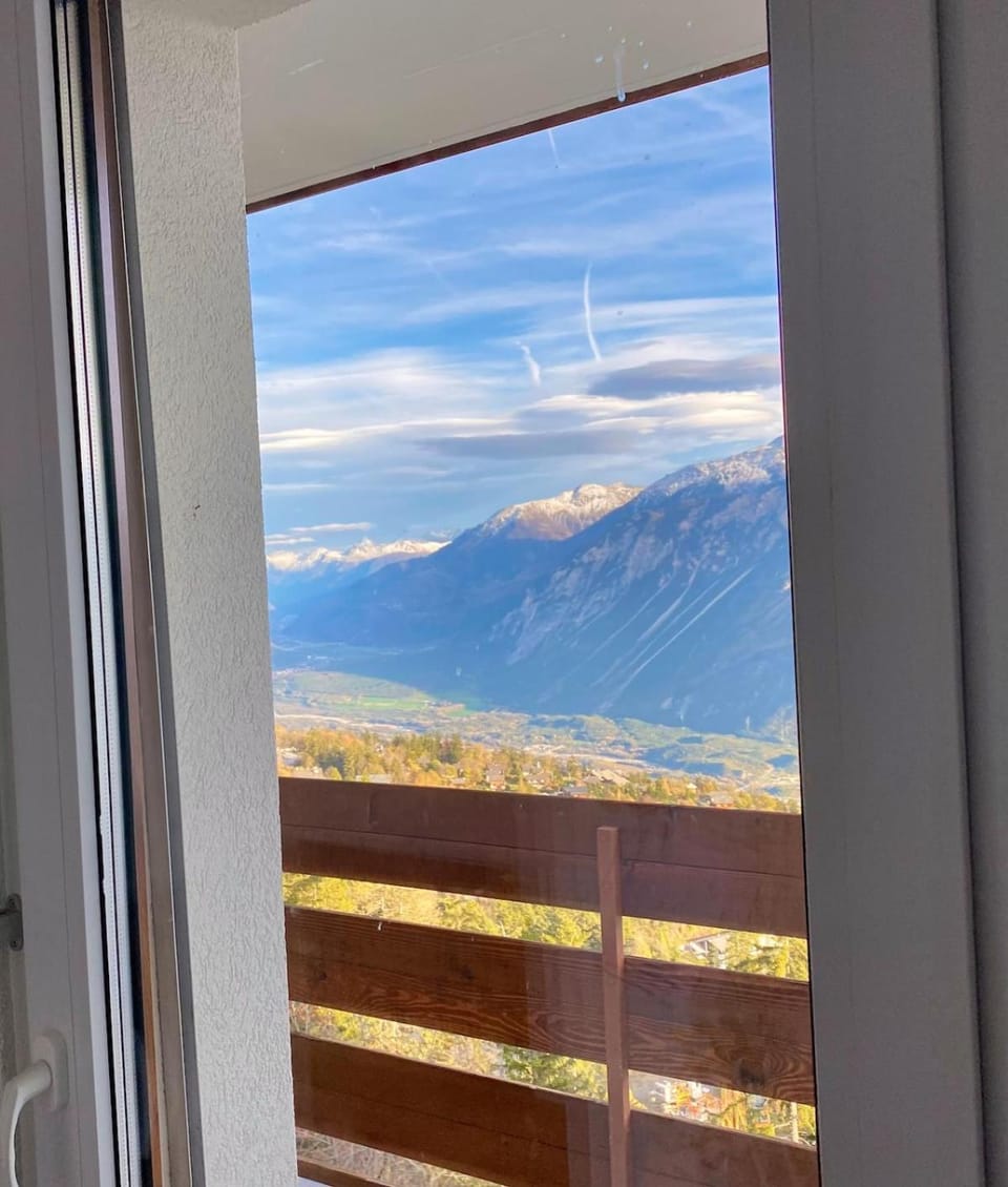 Ferienstudio mit herrlicher Berg- und Talsicht Apartment in Crans-Montana