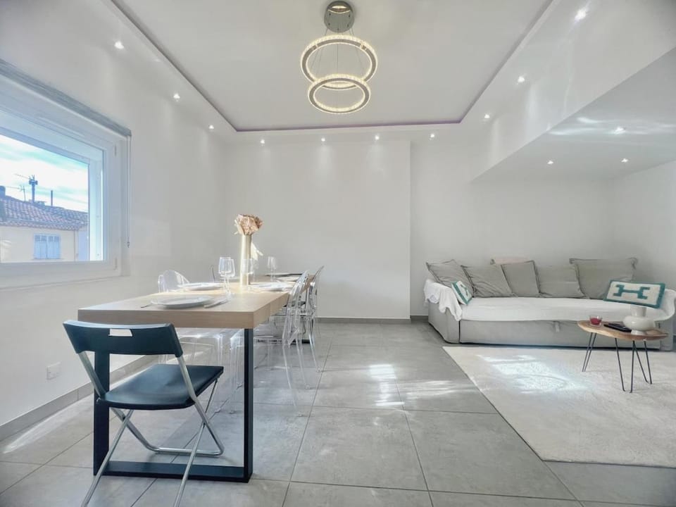 City Vibes - Spacieux, Clim, Centre-ville, 6 adultes et 1 enfant Apartment in Provence-Alpes-Côte d'Azur