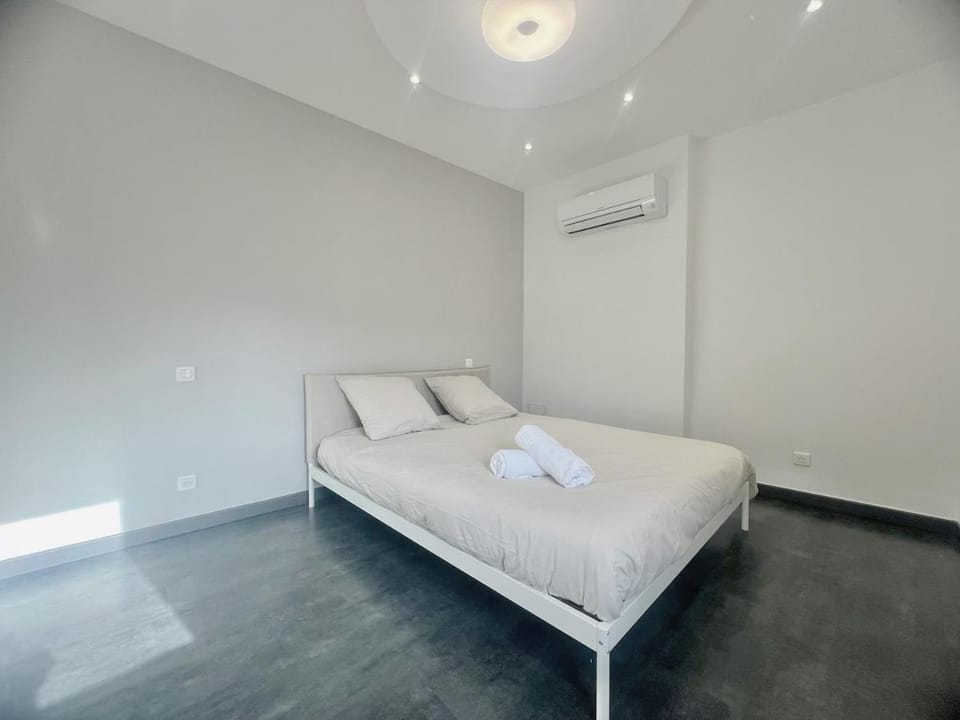 City Vibes - Spacieux, Clim, Centre-ville, 6 adultes et 1 enfant Apartment in Provence-Alpes-Côte d'Azur