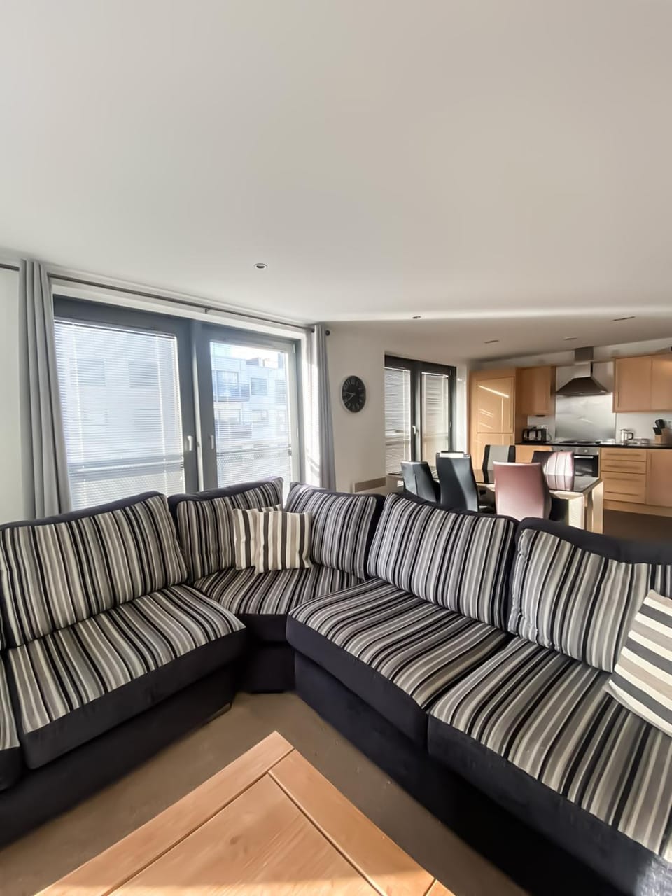 Seating area, Dining area