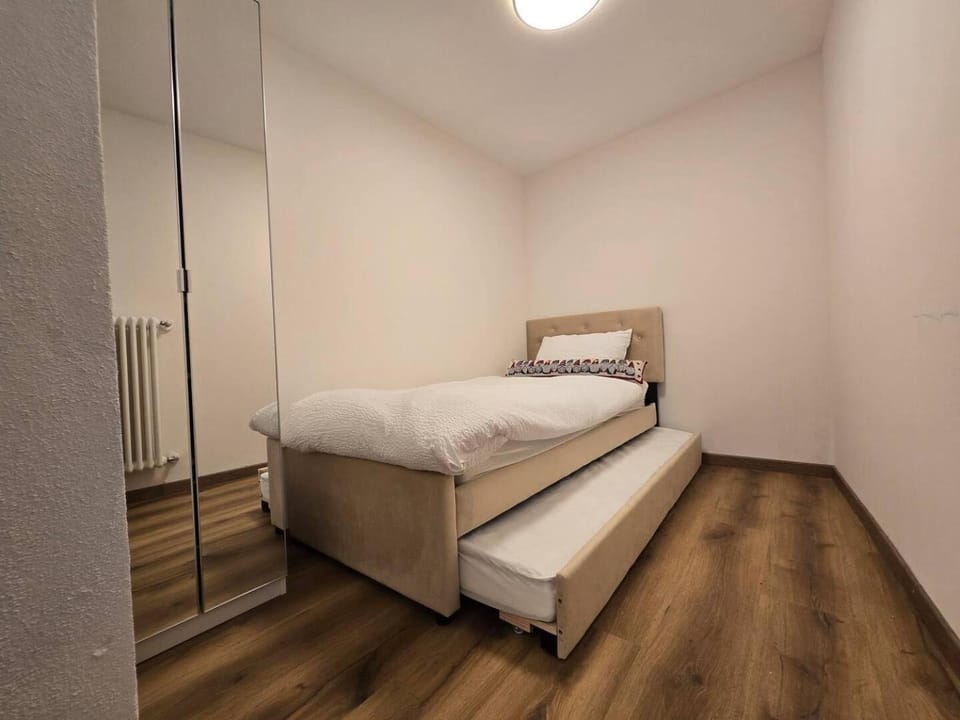 Bed, Photo of the whole room, Bedroom, wardrobe