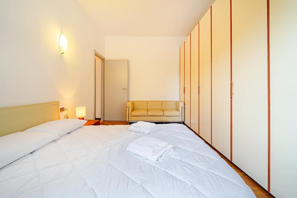 Large Apartment in Rho Fiera - Up to 8 Guests Apartment in Rho