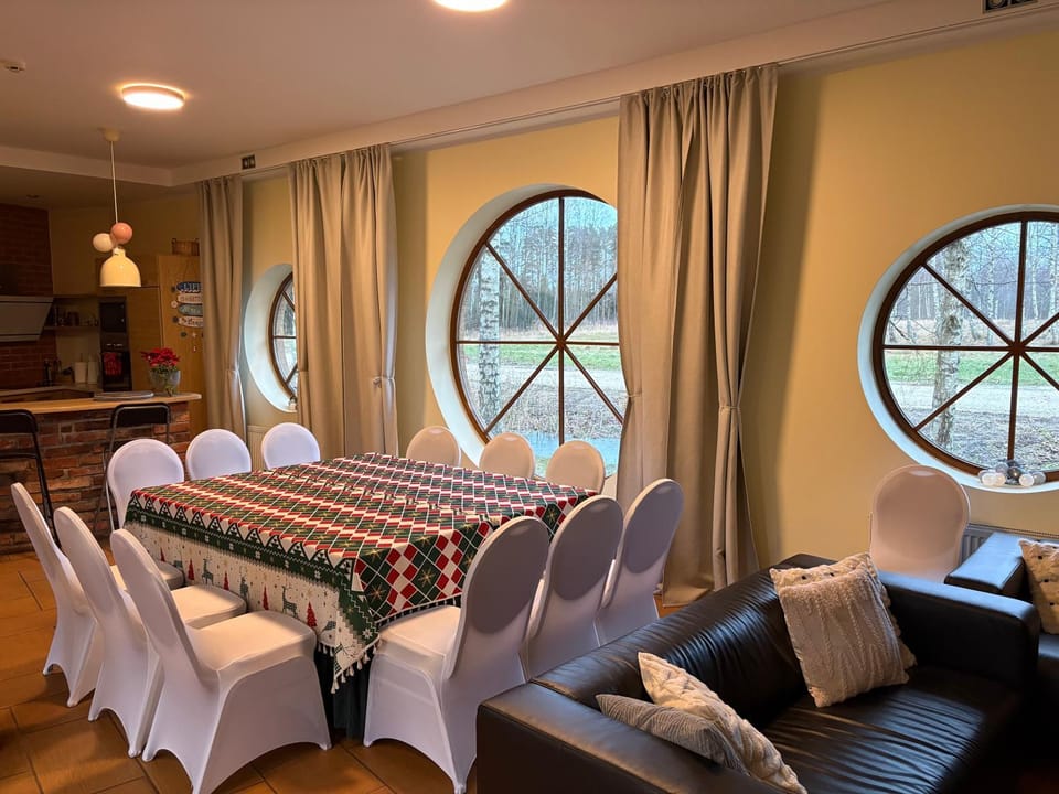 Communal lounge/ TV room, Living room, Seating area, Dining area