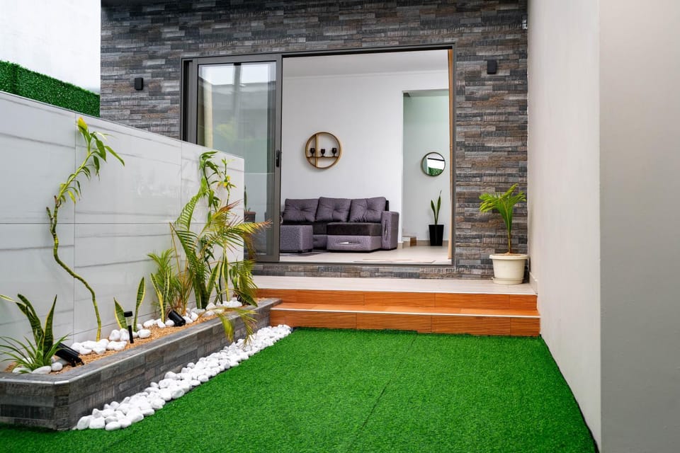 Garden, Living room, Seating area, Garden view