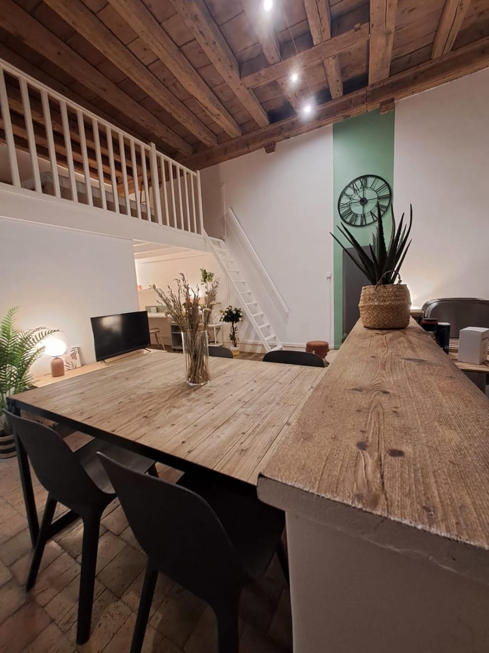 Spacious studio completely renovated right in the city center Apartment in Lyon