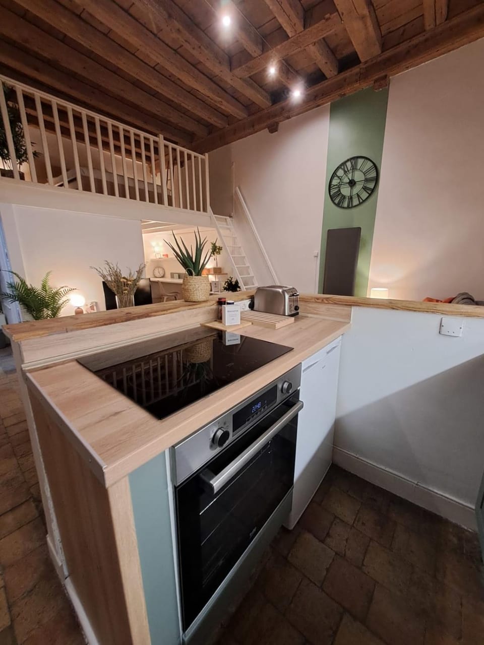 Spacious studio completely renovated right in the city center Apartment in Lyon