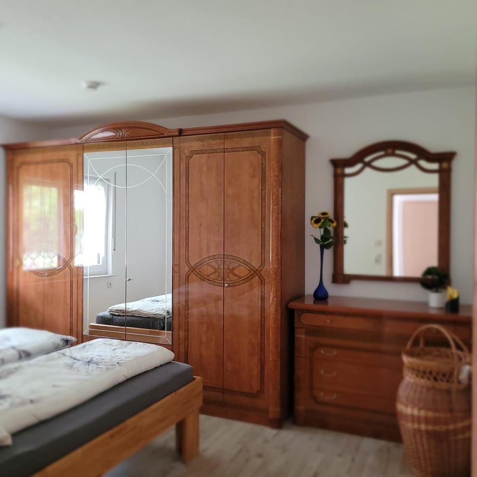 Bed, Bedroom, wardrobe