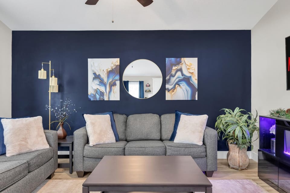 Coastal Getaway with Fire Pit and Games - Pet Friendly House in Florida