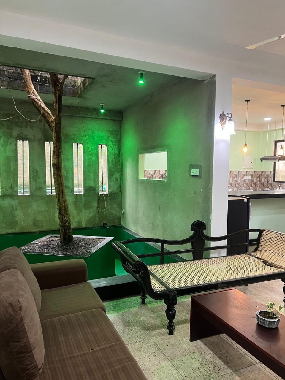 Seating area, Dining area