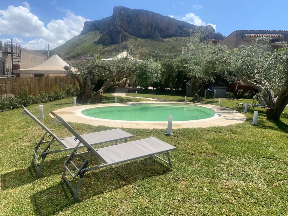 Day, Natural landscape, Garden, Garden view, Mountain view, Swimming pool, sunbed