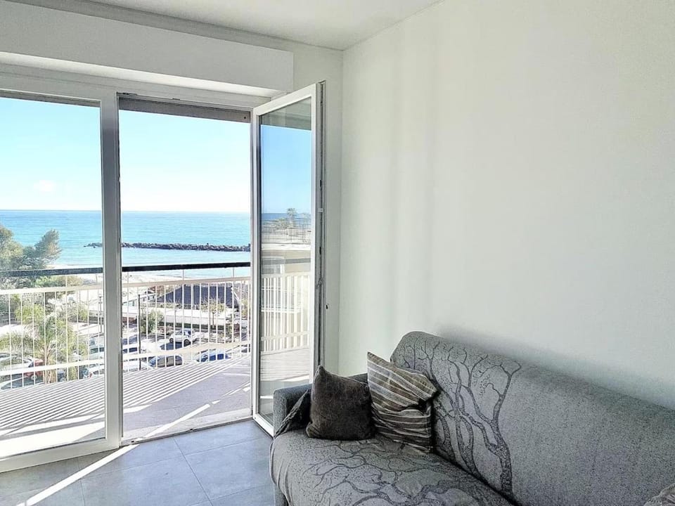 Perla Azzurra Vista Mare Apartment in Liguria