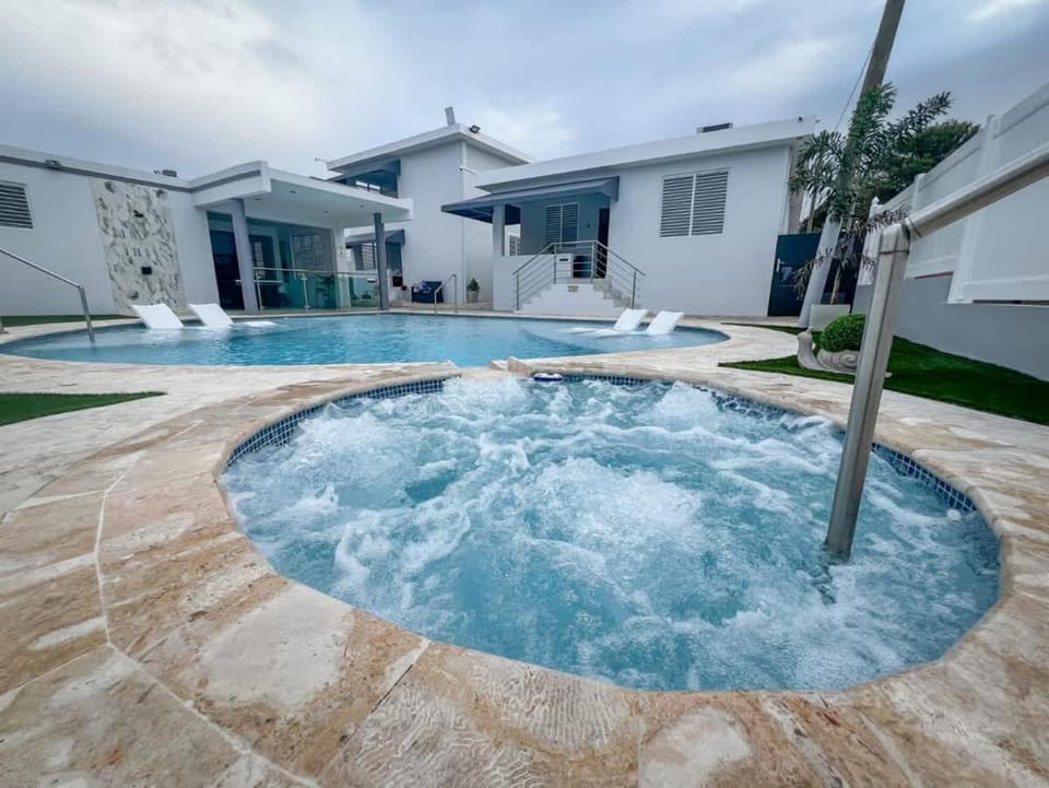 Isabela Luxury Escape Serenity House in Isabela