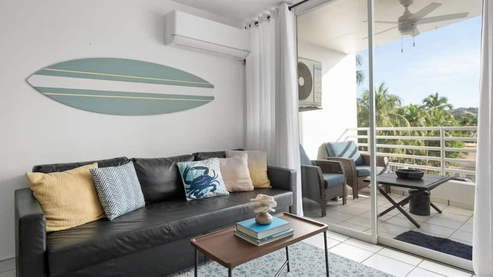 Rincon Seaside Flat- Steps to the Beach & Pool House in Stella
