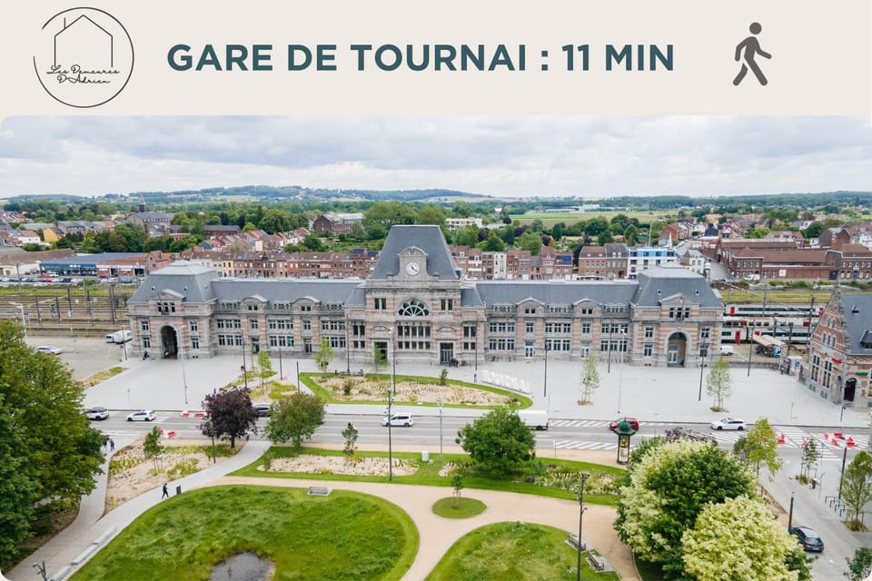 Nearby landmark, Text overlay, Location