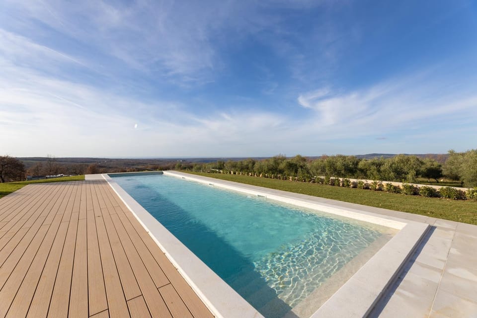 Day, Natural landscape, Pool view, Swimming pool