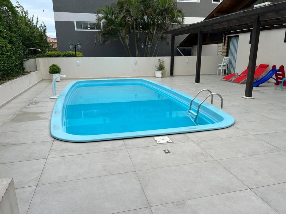 Casa de praia espaçosa com piscina House in Florianopolis
