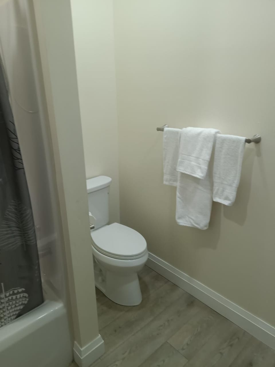Luxury private room bath WiFi Apartment in Troy