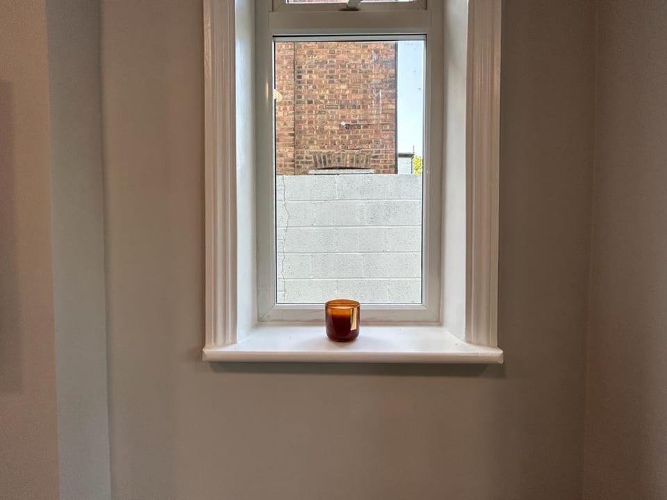 Spacious 6 Bedroom House in Acton Sleeps 11 House in London Borough of Ealing