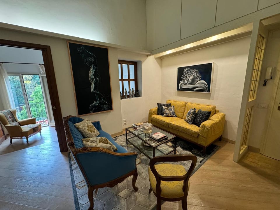 Living room, Seating area