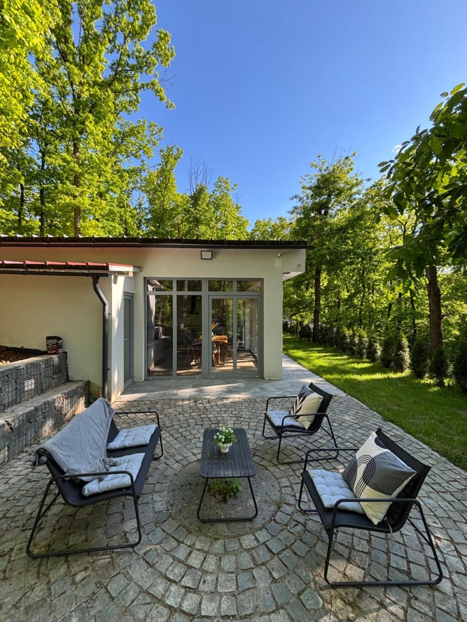 Property building, Balcony/Terrace