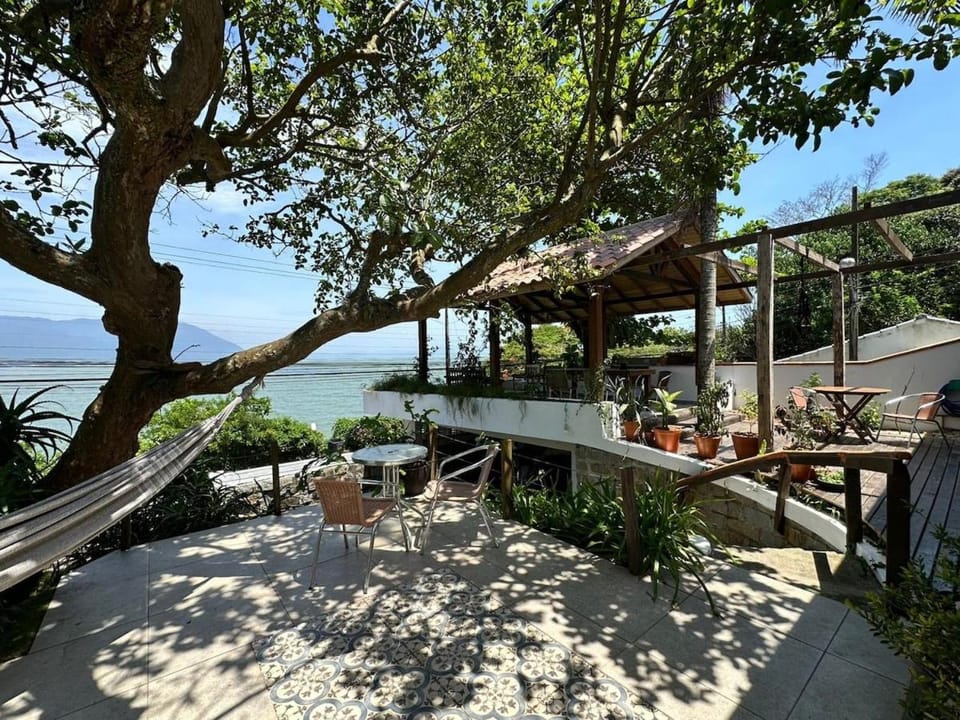 Casa em Frente ao Mar - Tranquila e Espaçosa Villa in Florianopolis