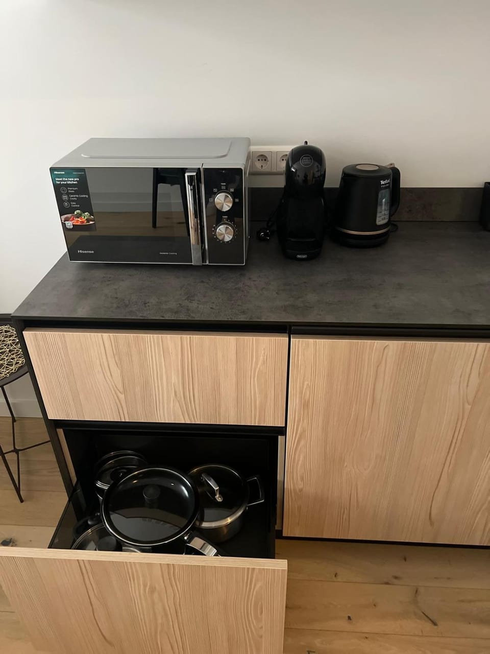 Property building, Coffee/tea facilities