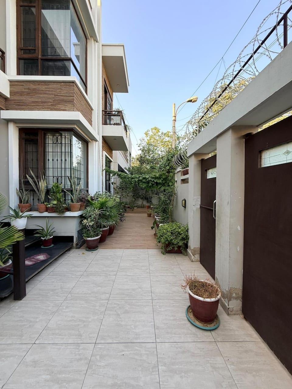 3 bed 3 bath house in phase 7 ideal for families House in Karachi