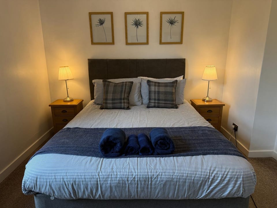 Bedroom, towels