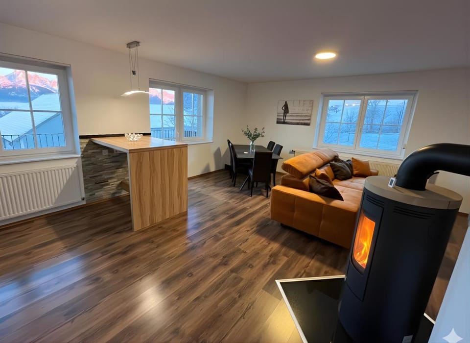View (from property/room), Living room, Seating area