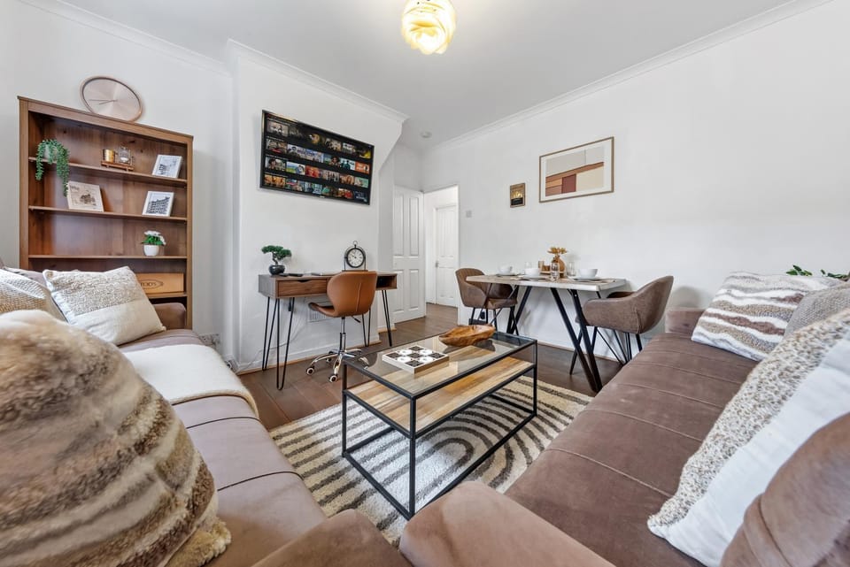 Living room, Seating area, Dining area