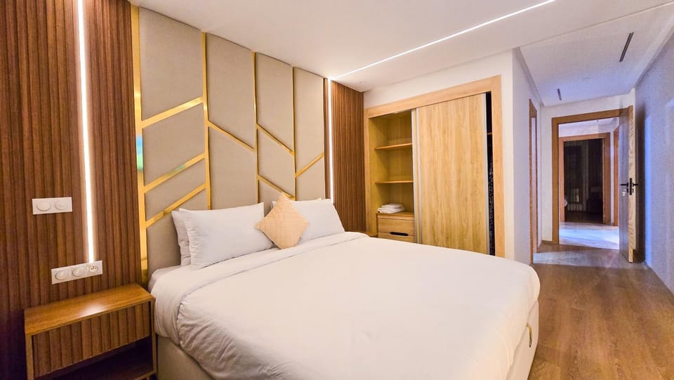 Bed, Photo of the whole room, Bedroom, wardrobe