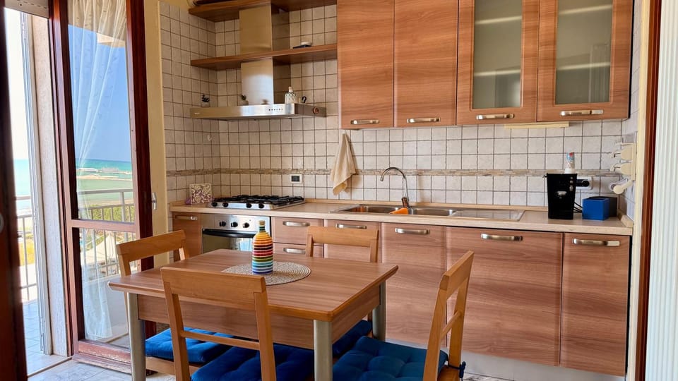 Kitchen or kitchenette, kitchen