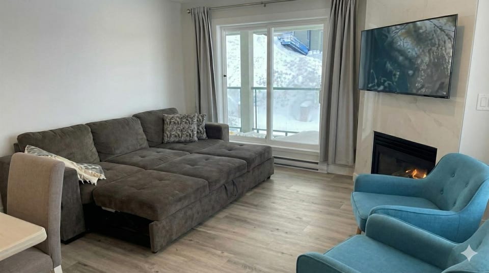 True Ski-In-Ski-Out Rare 3-Bed Condo Apartment in Vancouver Island