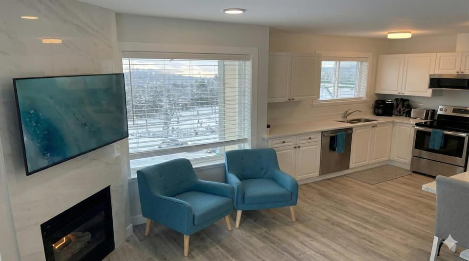 True Ski-In-Ski-Out Rare 3-Bed Condo Apartment in Vancouver Island