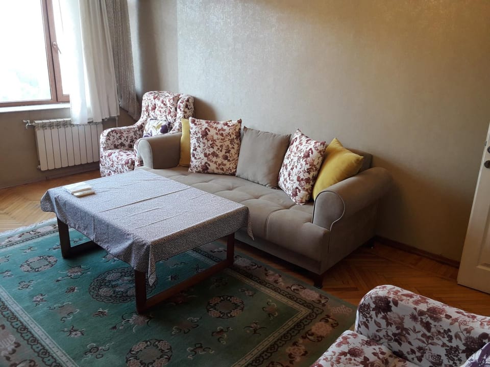 Coast Hilton Hotel 3 bedrooms Apartment in Baku