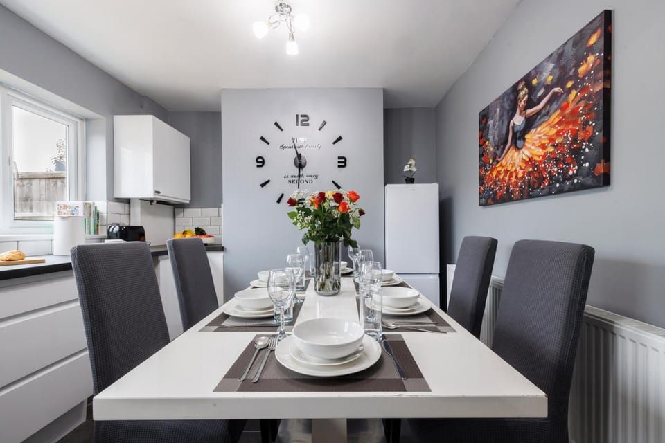 Dining area, Dinner, kitchen