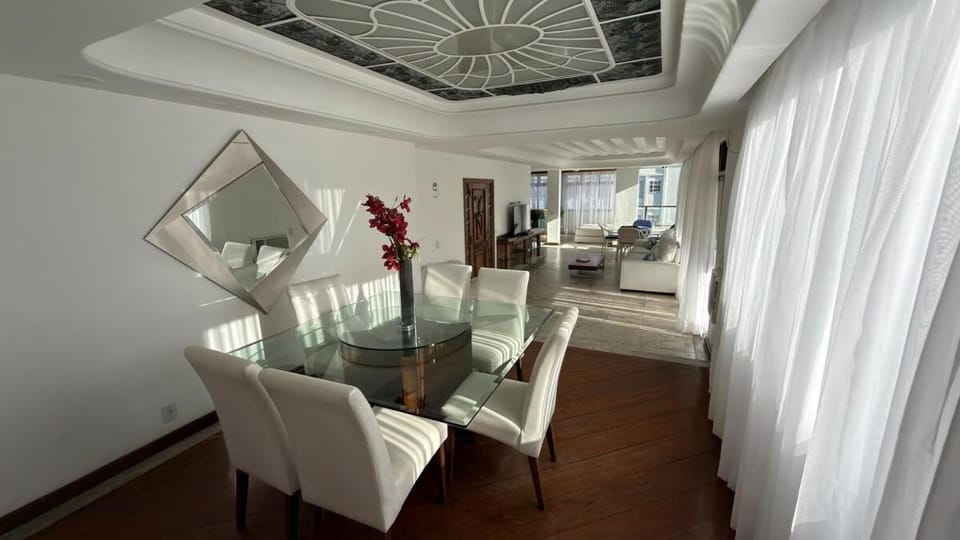 Cobertura Luxuosa Vista Mar Com Jacuzzi Copacabana Apartment in Rio de Janeiro
