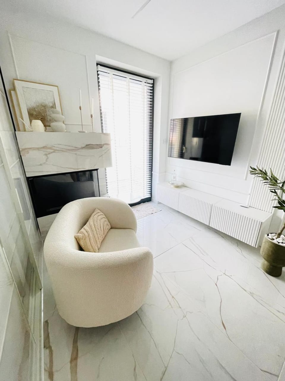 Communal lounge/ TV room