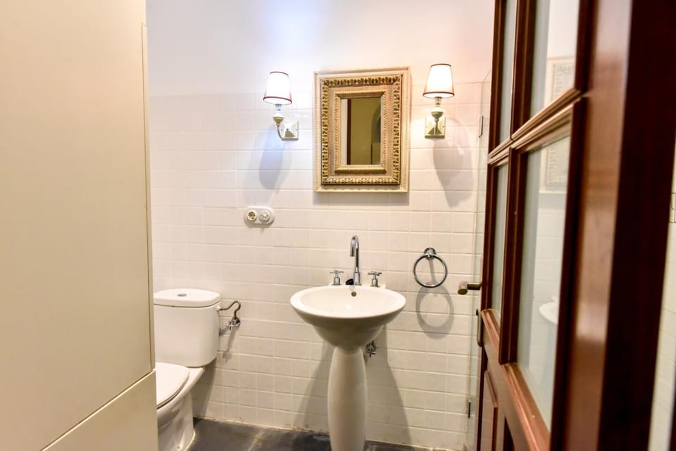 Toilet, Bathroom