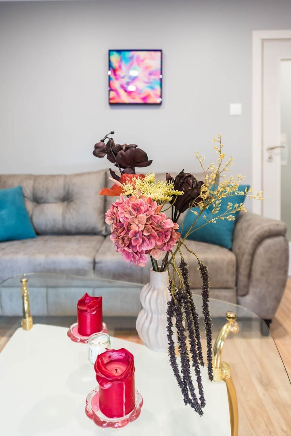 Living room, Decorative detail, Seating area