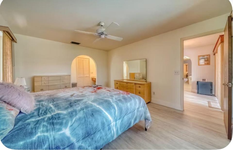 Paradise village Bed and Breakfast in Cape Coral