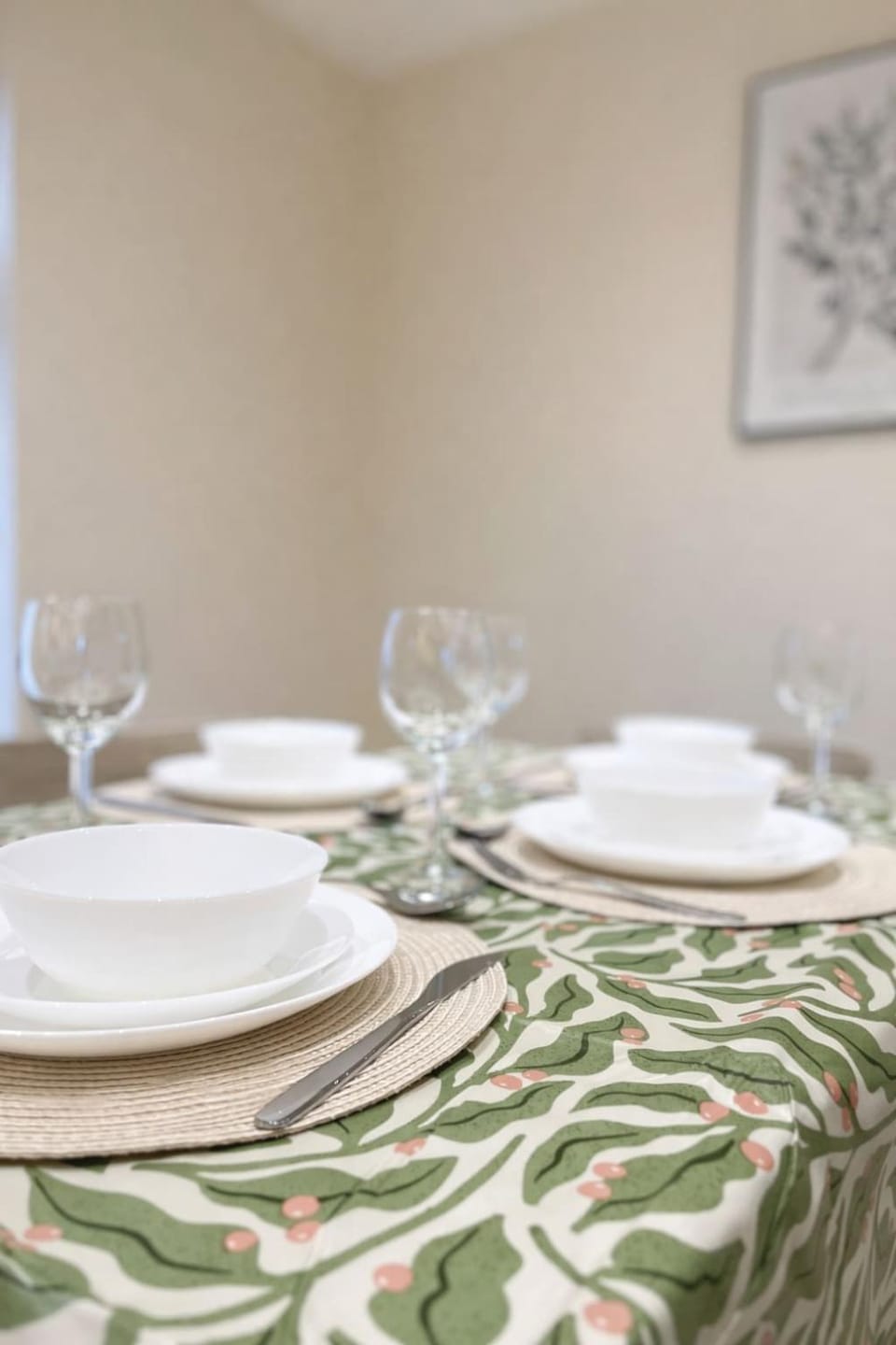 Food and drinks, Seating area, Dining area, Food, Dinner
