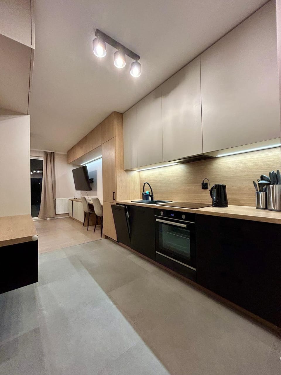 Kitchen or kitchenette, oven, stove